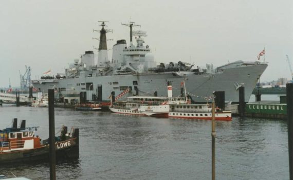 Der Dampfer Dresden in Hamburg 1989